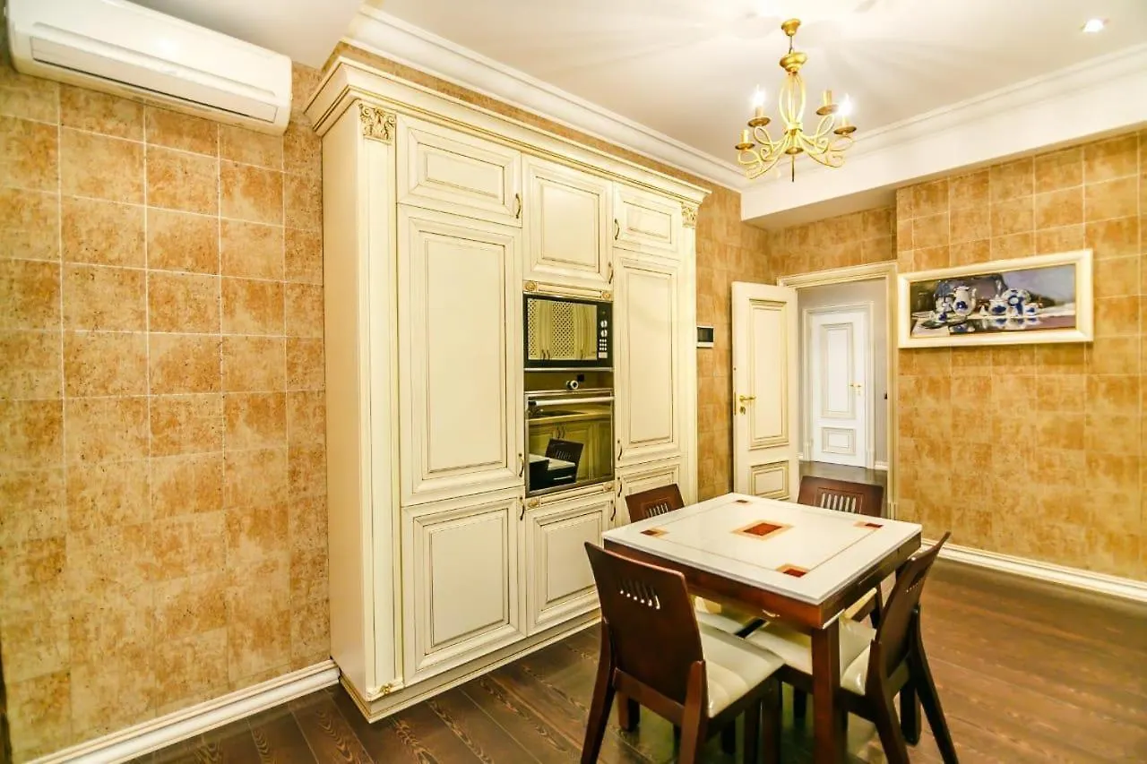 Prestige Apartment Near Vip Cresent Mall باكو أذربيجان