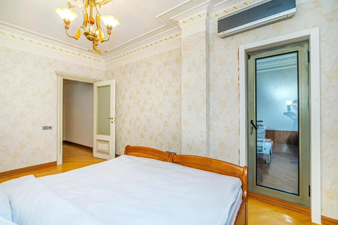 Prestige Apartment Near Vip Cresent Mall باكو