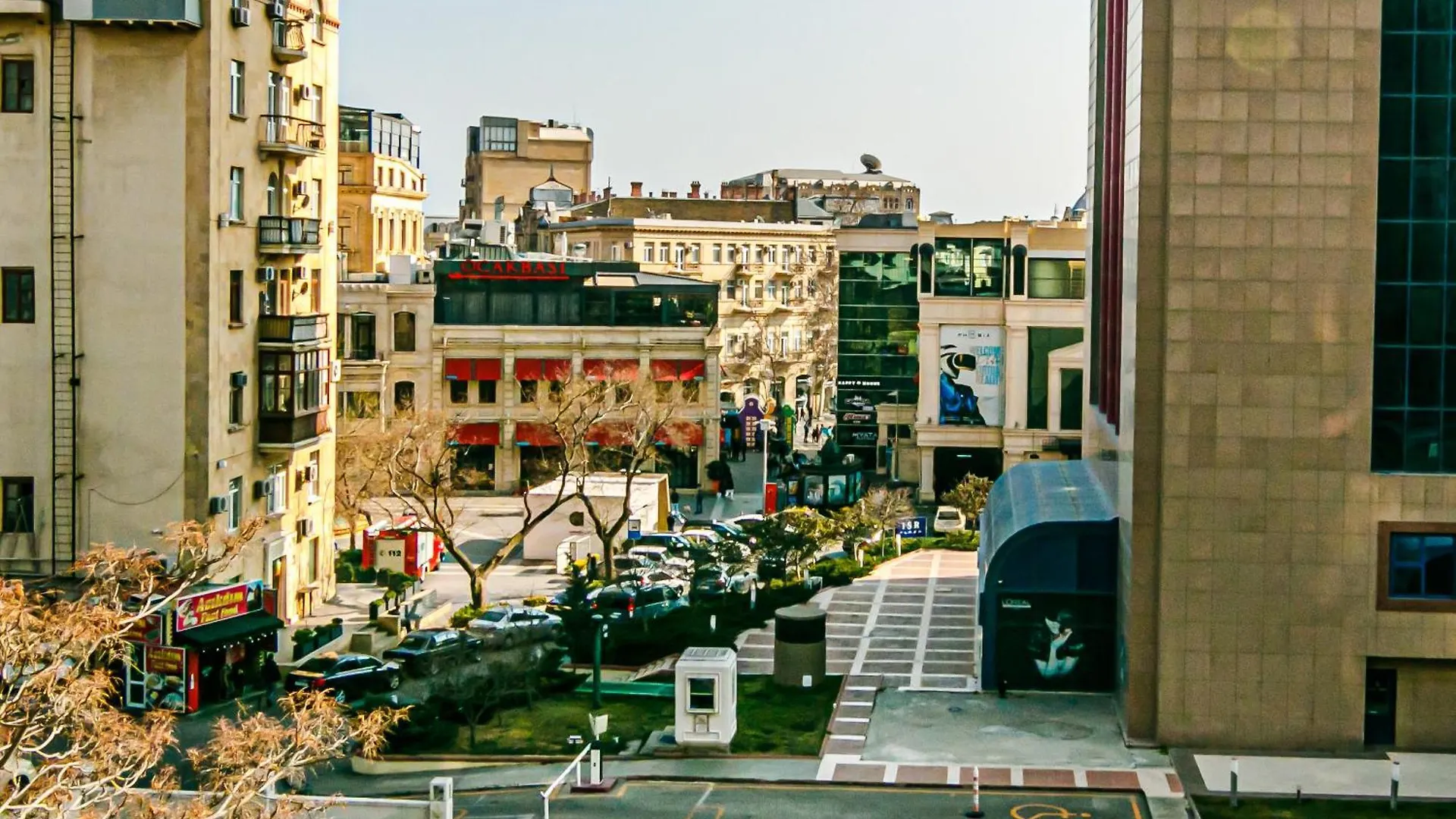 Prestige Apartment Near Vip Cresent Mall Baku