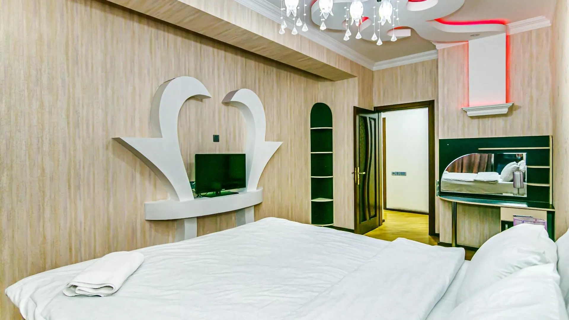 Prestige Apartment Near Vip Cresent Mall Baku